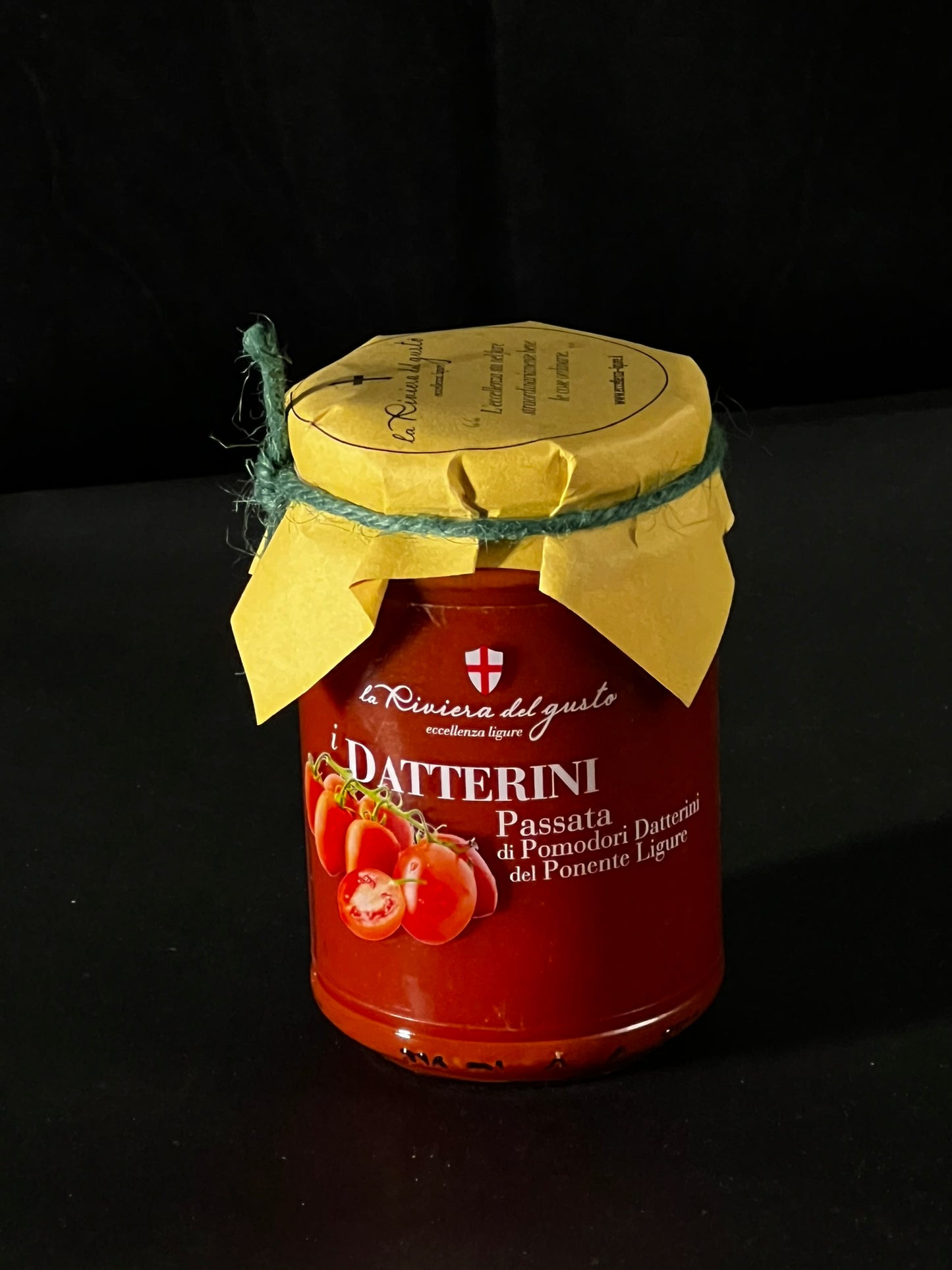 Passata di pomodori datterini del ponente ligure